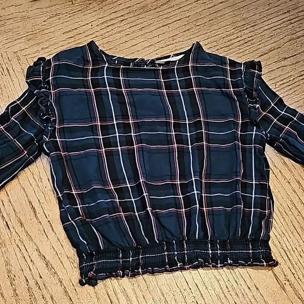 Girls plaid long sleeve ruffle sleeves size 8-9 H&M